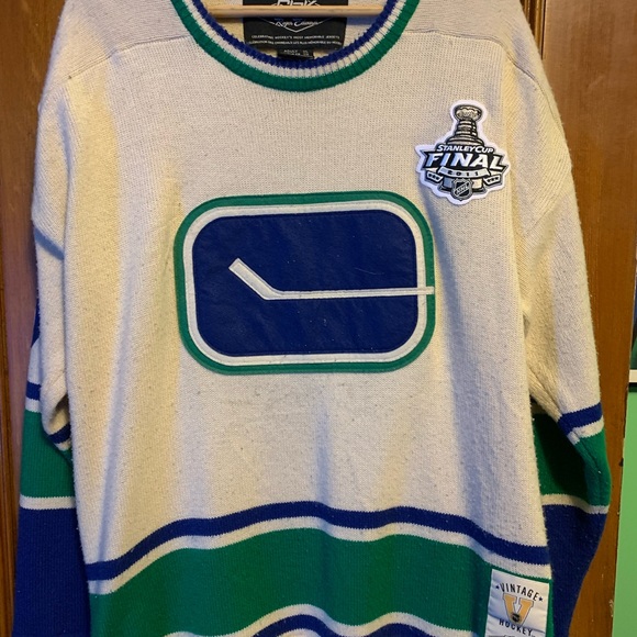 Vancouver Canucks Roger Edwards Hockey Jersey - Picture 1 of 6